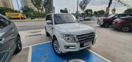 MITSUBISHI PAJERO 3.2 HPE S 4X4 7 LUGARES 16V TURBO INTERCOOLER DIESEL 4P AUTOMÁTICO
